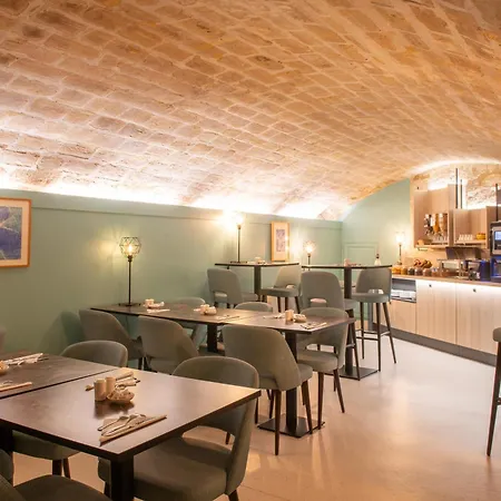 France Albion Hotel